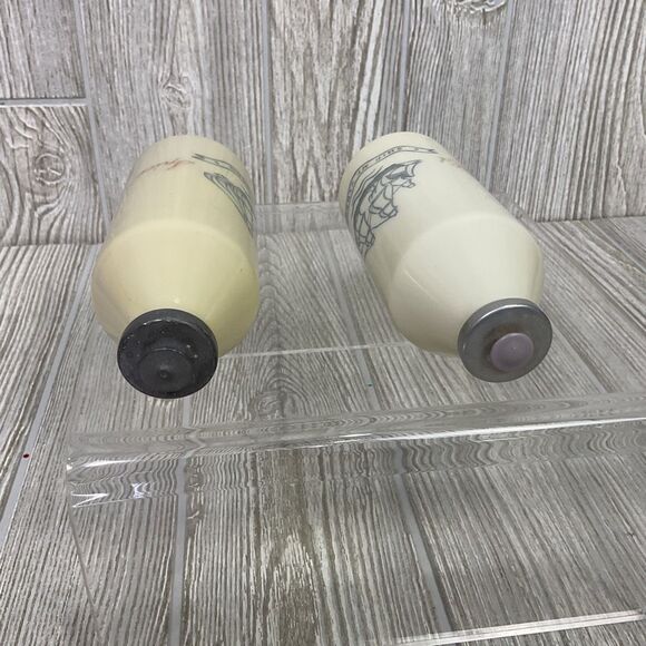 Lot of 2 Vintage Old Spice Talcum for Men Milk Glass Bottles Ship Mt Vernon 5.25 - Picture 6 of 8